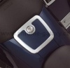 Chromovaná ozdoba víka nádrže s airbagem